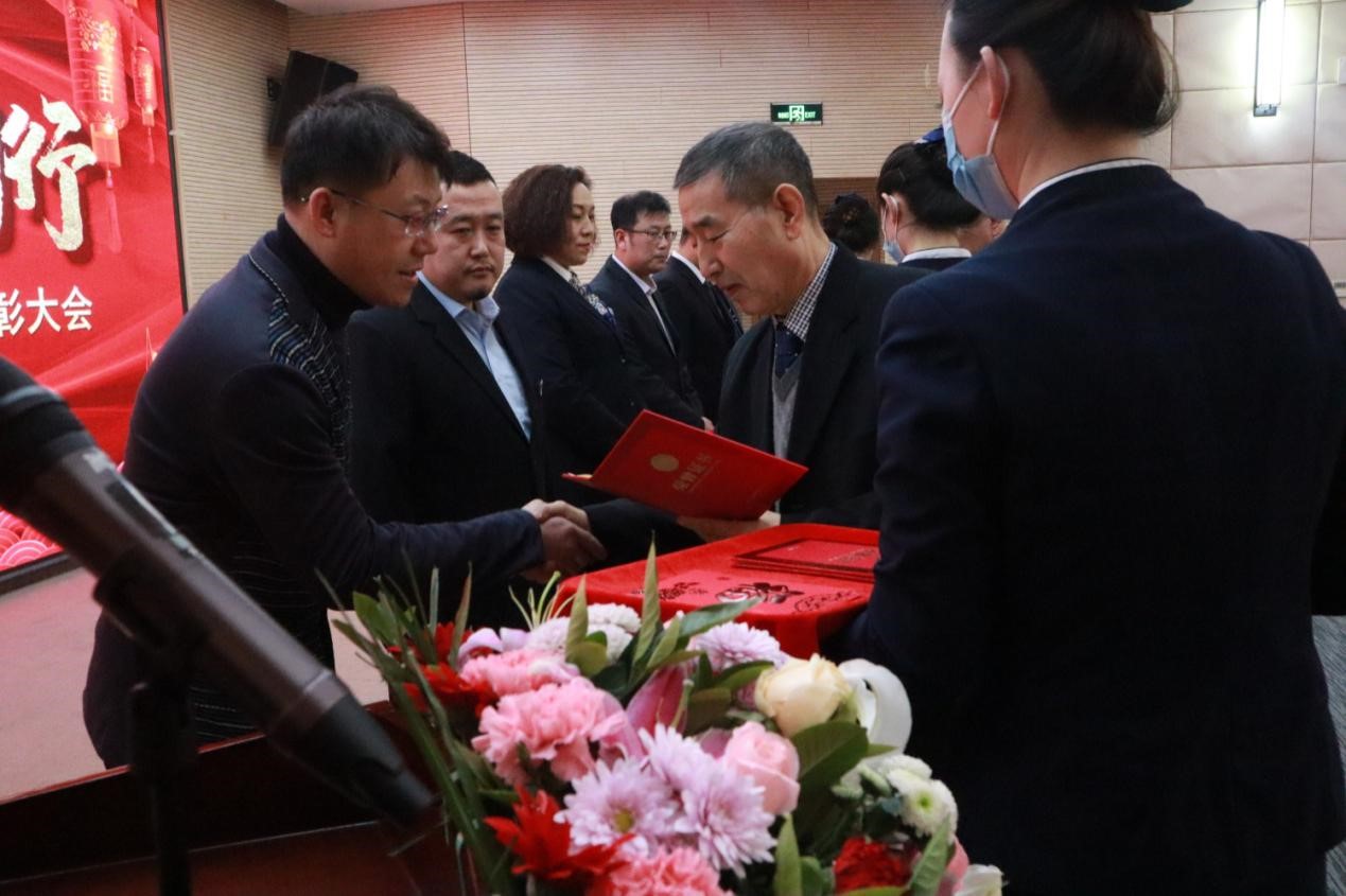 正業(yè)地產(chǎn)事業(yè)部丨乘風(fēng)破浪 夢想同行  2020年度表彰大會圓滿成功！(圖5)