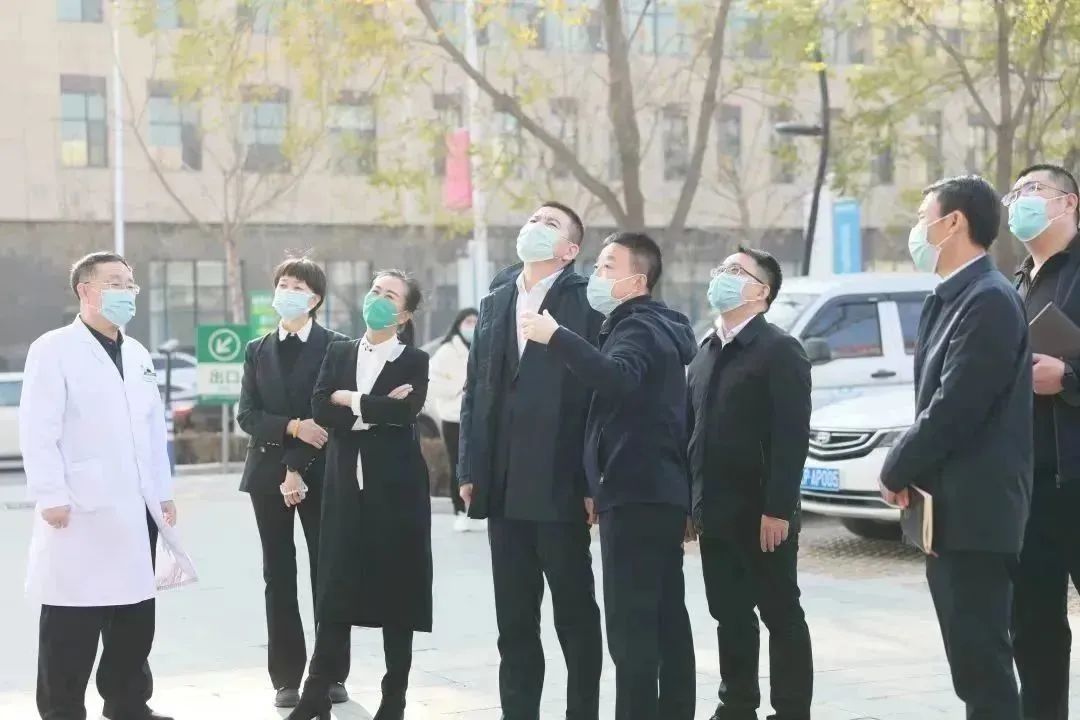龍港區(qū)人大、區(qū)政府領(lǐng)導(dǎo)一行視察調(diào)研龍港國(guó)際醫(yī)療健康產(chǎn)業(yè)園(圖16)