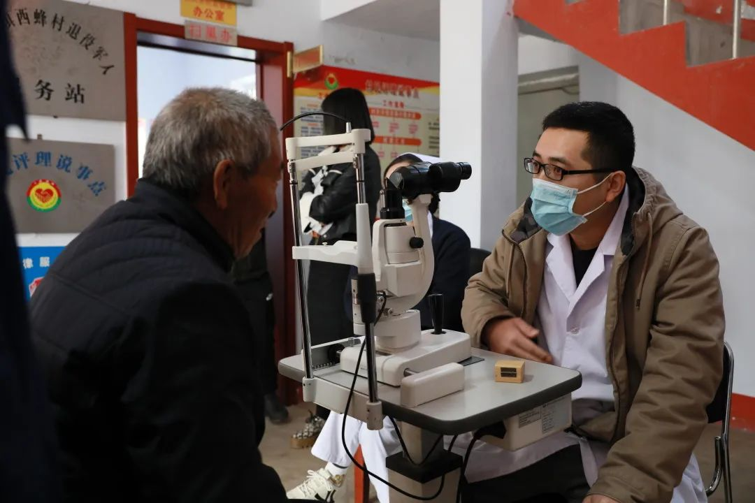 踐行黨的二十大精神，市二院黨員開展大型公益出診！(圖6)